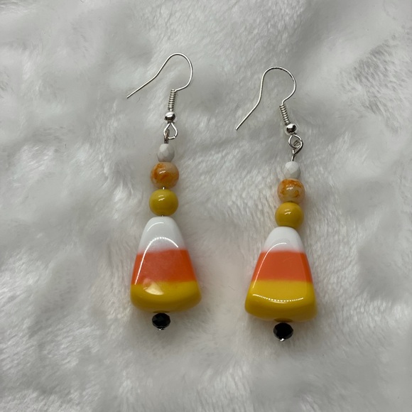 Roey’s Chic Boutique Jewelry - Cute Candy Corn Earrings